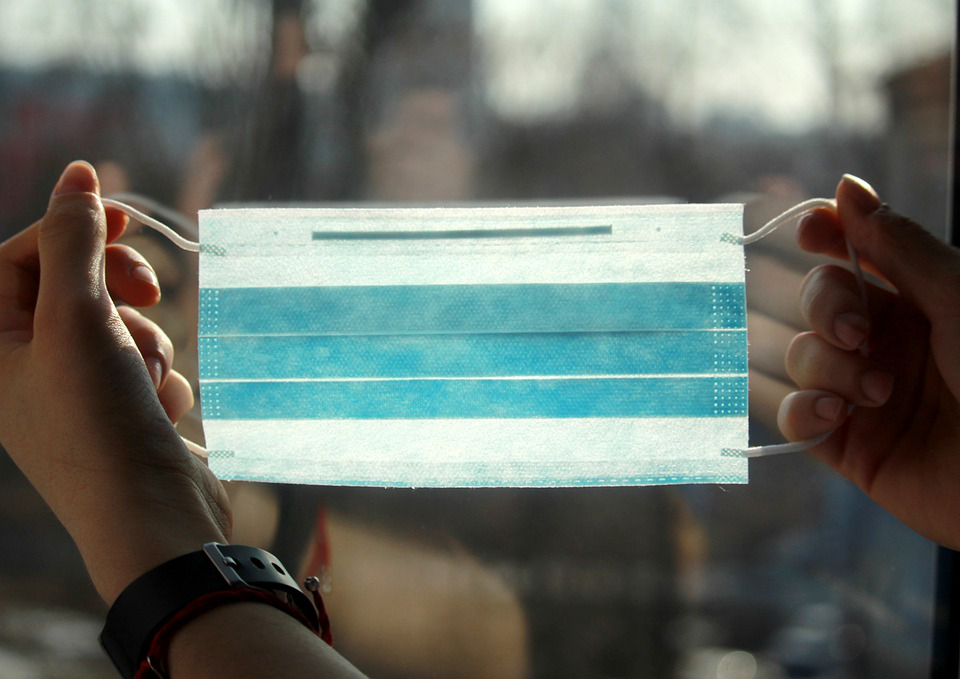 CDC: မျက်နှာဖုံးကိုဘယ်လိုဝတ်ဆင်ရမလဲ။